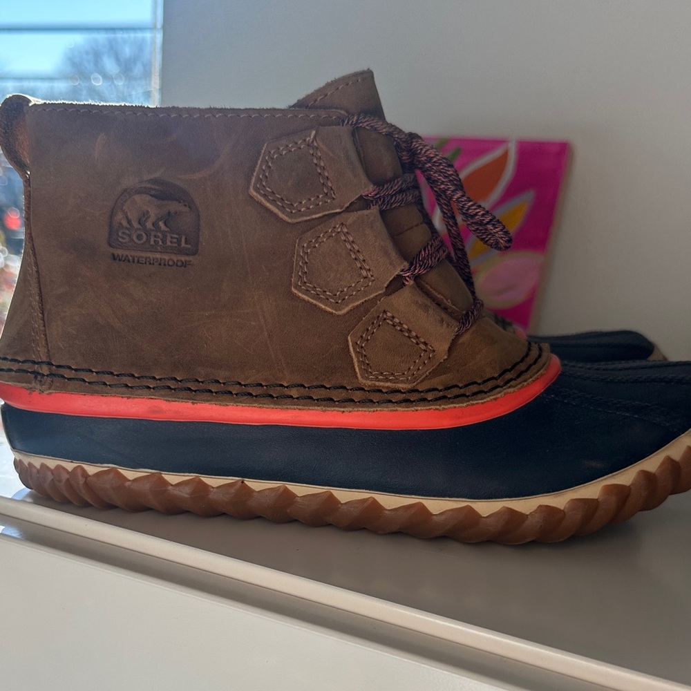 Sorel Brown and Blue Ankle Boots with Red Trim